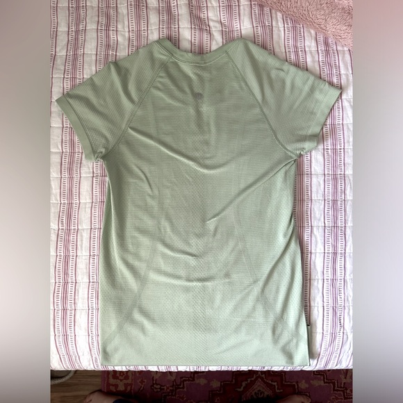 lululemon Swiftly Tech - RARE COLOR - Picture 2 of 2